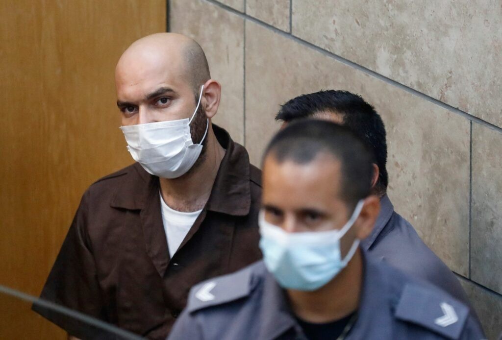 أكل في المطاعم وبدّل ملابسه وتجوّل في مخيم جنين.. تفاصيل مذهلة يرويها محامي أيهم كممجي