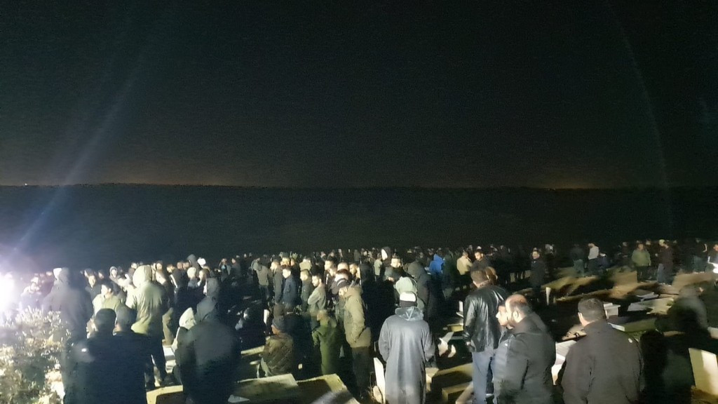مئات الفلسطينيين يشيعون ضحية جريمة القتل ياسين الدراوشة برهط