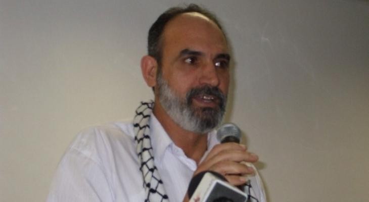 منذ عام.. السلطات الإسرائيلية تستمر بعزل القيادي محمد كناعنة في الحبس المنزلي