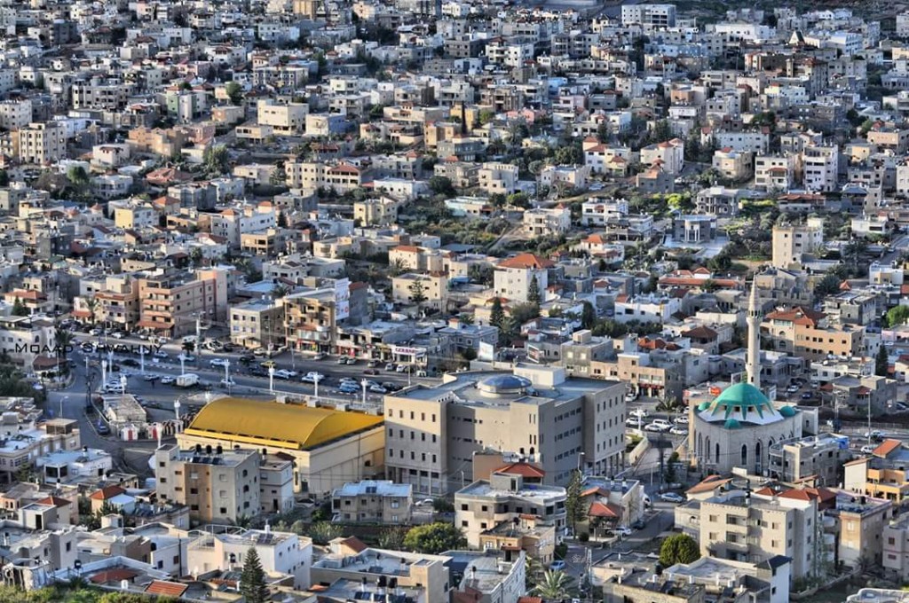 جدل في سخنين حول مناقصة قسائم واتهامات بحصول أشخاص عليها بغير وجه حق..فما القصة؟
