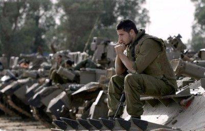 هآرتس تكشف: هذا عدد الجنود الإسرائيليين الذي انتحروا منذ بداية الحرب