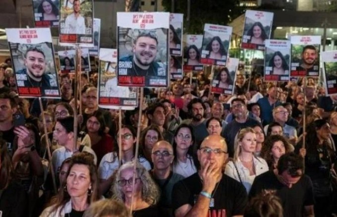 عائلة أحد المحتجزين الإسرائيليين: نتنياهو يفضل الائتلاف على الأسرى