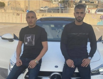 مقتل شابين وإصابة طفل بانفجار عبوة ناسفة بمركبة في جلجولية
