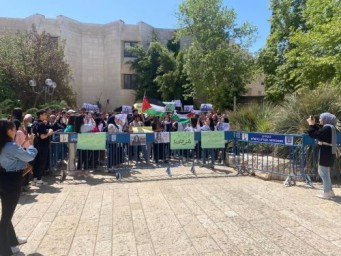 إسرائيليون يعتدون على طالبة من أم الفحم خلال عودتها من عملها في القدس