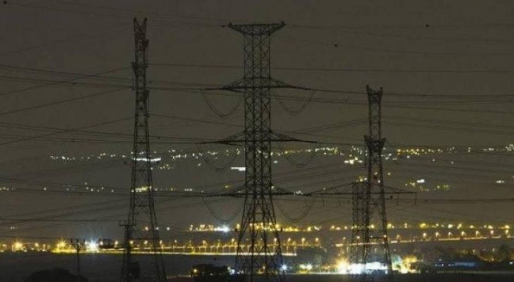 عقب أعطال بالتيار الكهرباء.. عدالة: "الامتناع عن إصلاح الأعطال في بلدات النقب عقوبة جماعية على خلفية التظاهرات"