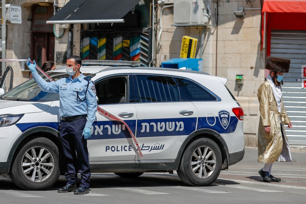 مزاعم إسرائيلية بقيام أطفال بإلقاء الحجارة على سيارات جنوب البلاد