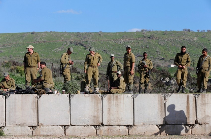 صحيفة عبرية تؤكد على أن استمرار سرقة السلاح من قواعد الجيش الإسرائيلي "اختراق أمني"