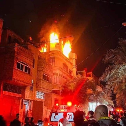 مصرع 21 شخصًا في حريق بمخيم جباليا في غزة