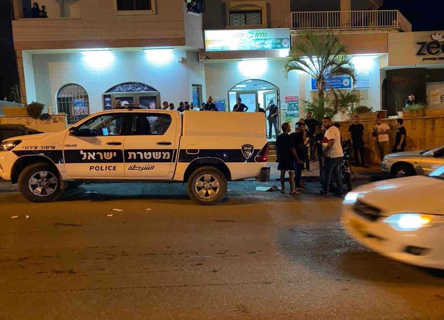 بسبب 200 شيكل.. 3 أشخاص يهاجمون ثلاثيني في الطيبة ويقطعون أذنه