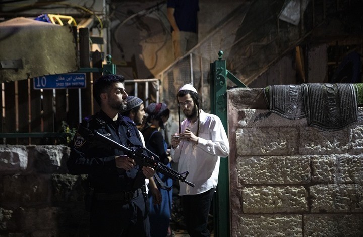 مستوطنون مسلحون يتنظمون للتواجد الدائم في الشيخ جراح خلال رمضان