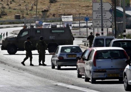شاب فلسطيني يختطف سلاح شرطي إسرائيلي في الخليل