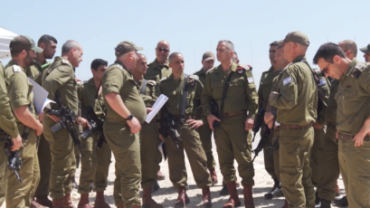قبل مقتل الجندي قرب طولكرم..إذاعة الجيش الإسرائيلي: كادت أن تقع مجزرة بين الجنود بسبب تشخيص خاطئ
