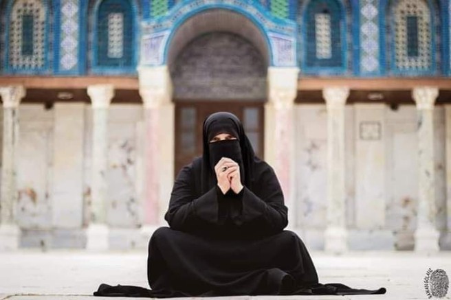 السلطات الإسرائيلية تسلم المرابطة منتهى أمارة قرارًا بالإبعاد عن المسجد الأقصى
