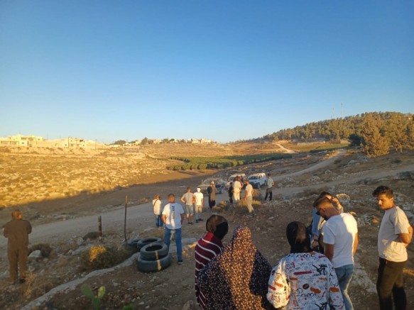 إصابة مستوطن جرّاء ضربه برأسه خلال تصدي فلسطينيين لهجوم مستوطنين جنوب الخليل