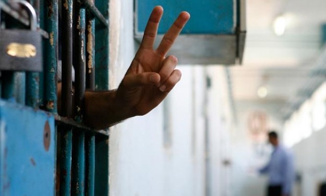 الأسرى الإداريين يعلنون الـ25 من الشهر الجاري بدأ إضرابهم عن الطعام