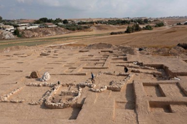 لماذا قررت سلطة الآثار الإسرائيلية الإعلان عن اكتشاف آثار مسجد في النقب الفلسطيني؟