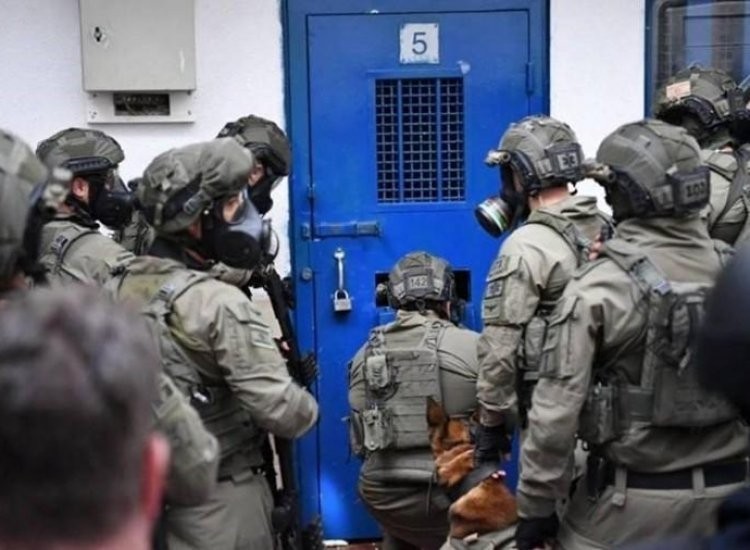 قوات القمع تشن حملة انتقام وقمع في عددٍ من السجون الإسرائيلية
