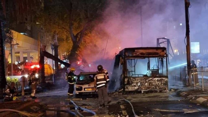 إصابة 18 إسرائيليًا في "غوش دان" بصواريخ غزة
