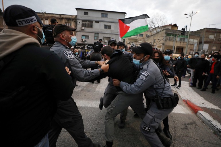 عدالة الحقوقي يرصد انتهاكات بحق فلسطينيي48 منذ بدء الحرب على غزة