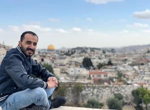 بعد الإفراج عنه.. نقل الناشط المقدسي رمزي العباسي إلى المستشفى
