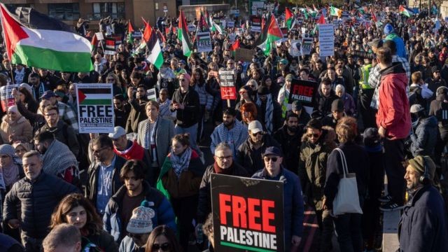 ما يزيد عن 40 متدربًا في البيت الأبيض يطالبون بايدن بالدعوة لوقف الحرب على غزة