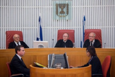 "هرتسوغ" يدعو لتعليق المصادقة على خطة إضعاف جهاز القضاء الإسرائيلي و"ليفين" يرفض