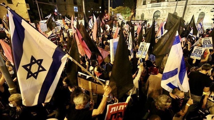 عشرات الآلاف يتظاهرون ضد التغييرات بجهاز القضاء الإسرائيلي