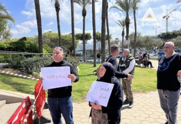 نشطاء من عكا: عائلة أبو عيش تعيش بوقف مسيحي تقام فيه بيوت العزاء