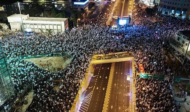 منظمو الاحتجاجات يعلنون عن تصعيد احتجاجاتهم خلال الأسبوع