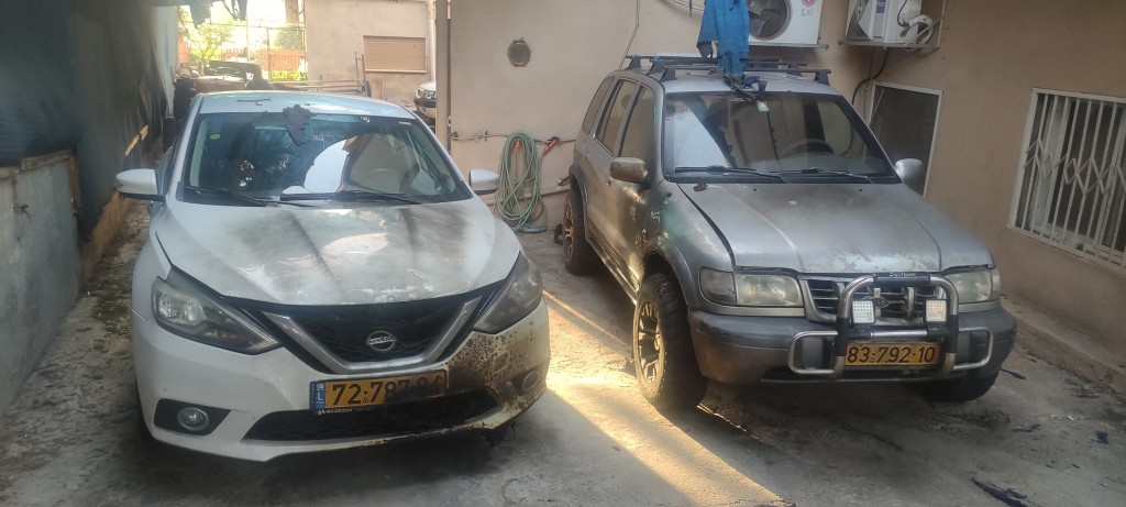 مجهولون يضرمون النار بمركبات للمدير العام للمجلس المحلي في عيلبون