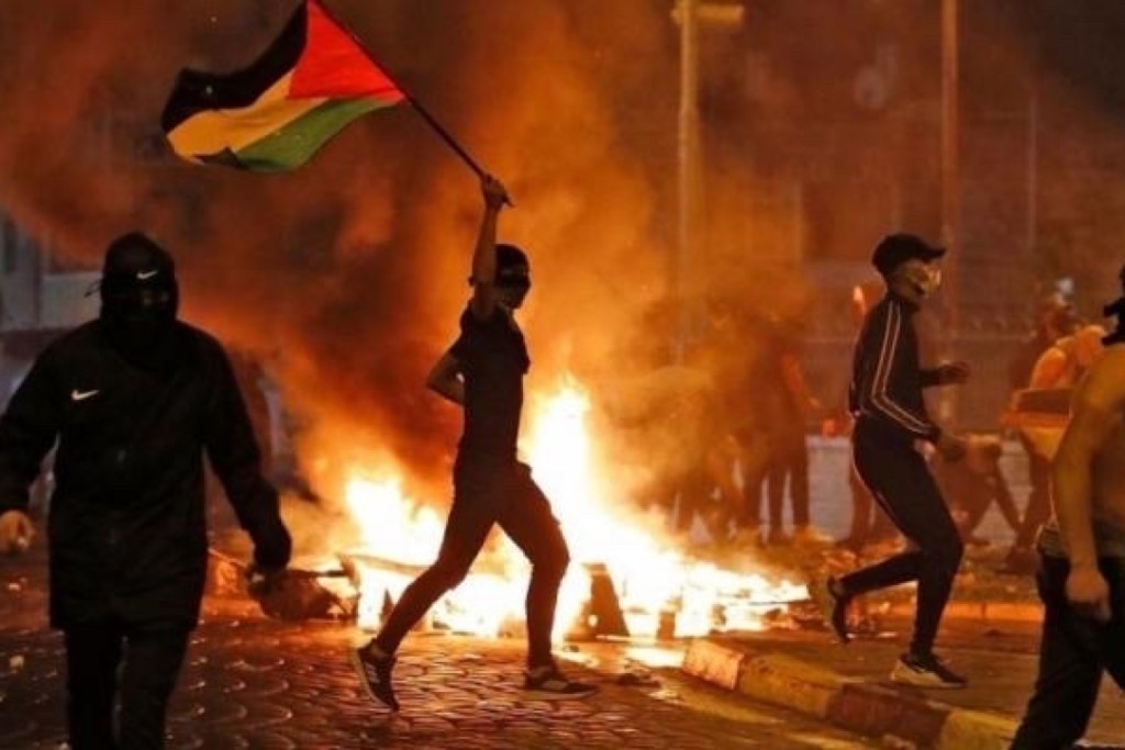 بينهم قاصر.. المحكمة الإسرائيلية تصدر حكمًا بالسجن على 3 شبان من اللد على خلفية هبة الكرامة