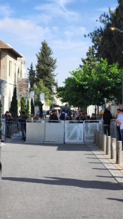 شرطة الاحتلال تمنع الفلسطينيين من الوصول إلى باب العامود قبيل انطلاق مسيرة الأعلام الإسرائيلية
