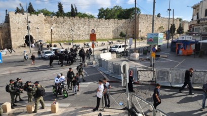 بحماية قوات معززة من شرطة الاحتلال.. انطلاق مسيرة الأعلام الإسرائيلية
