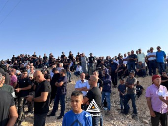 العشرات يتظاهرون في عرعرة النقب تنديدًا بسياسة هدم البيوت