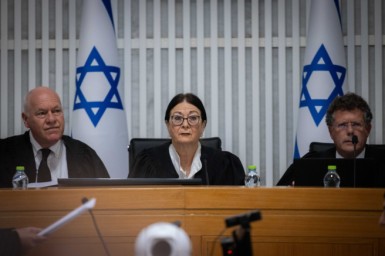 المحكمة العليا تؤجل قرارها.. 7 سيناريوهات محتملة تحدد مصير قانون "إلغاء حجة عدم المعقولية"
