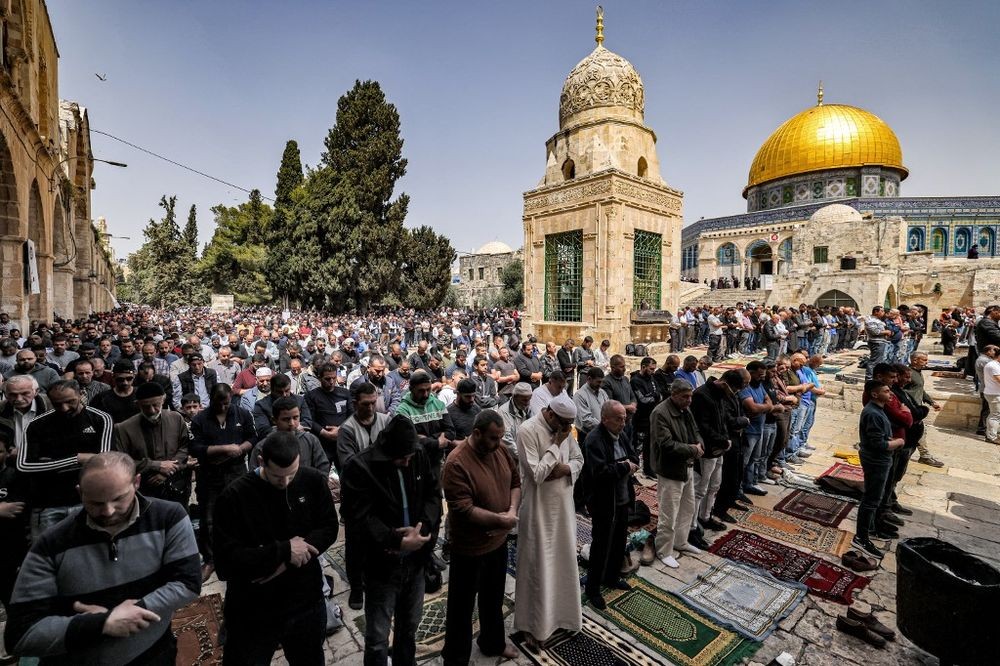 كمال خطيب: تقليص أعداد المصلين بالأقصى يفتح الحرب الدينية على مصراعيها