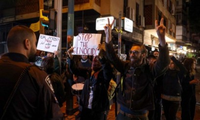 إسرائيليون يتظاهرون في تل أبيب للمطالبة بإعادة المحتجزين