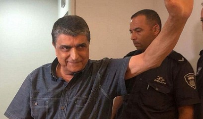 طاقم الدفاع عن رجا اغبارية يطالب بمقابلته في السجن بسبب شكوك بشأن وضعه الصحي