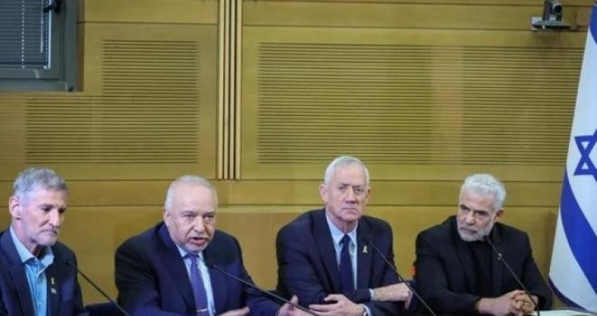 جولان يدعو لابيد وغانتس للاتحاد في كتلة واحدة في الانتخابات القادمة