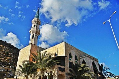 دعوة لاجتماع طارئ في مجد الكروم رفضًا لملاحقة الأذان
