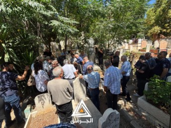 في الذكرى الـ31 لرحيله.. فلسطينيون ينفذون زيارة لضريح الشاعر توفيق زياد بالناصرة