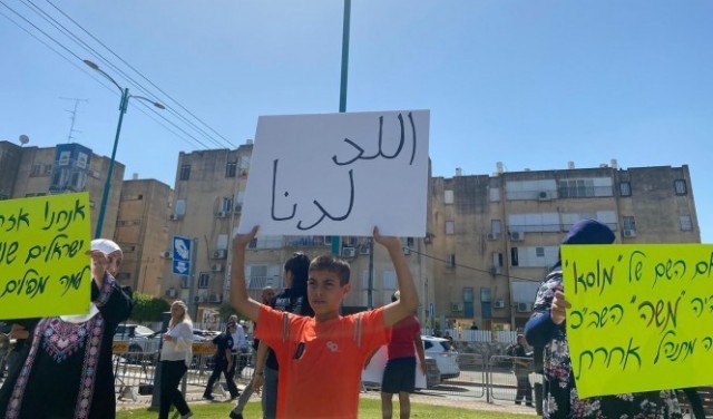 رئيس بلدية اللد "يُعربد"..رفيفو يُضيق على قائمة "النداء العربي اللداوي" ويسعى لتهويد اللد ويُجمد مشاريع خاصة بأهالي المدينة
